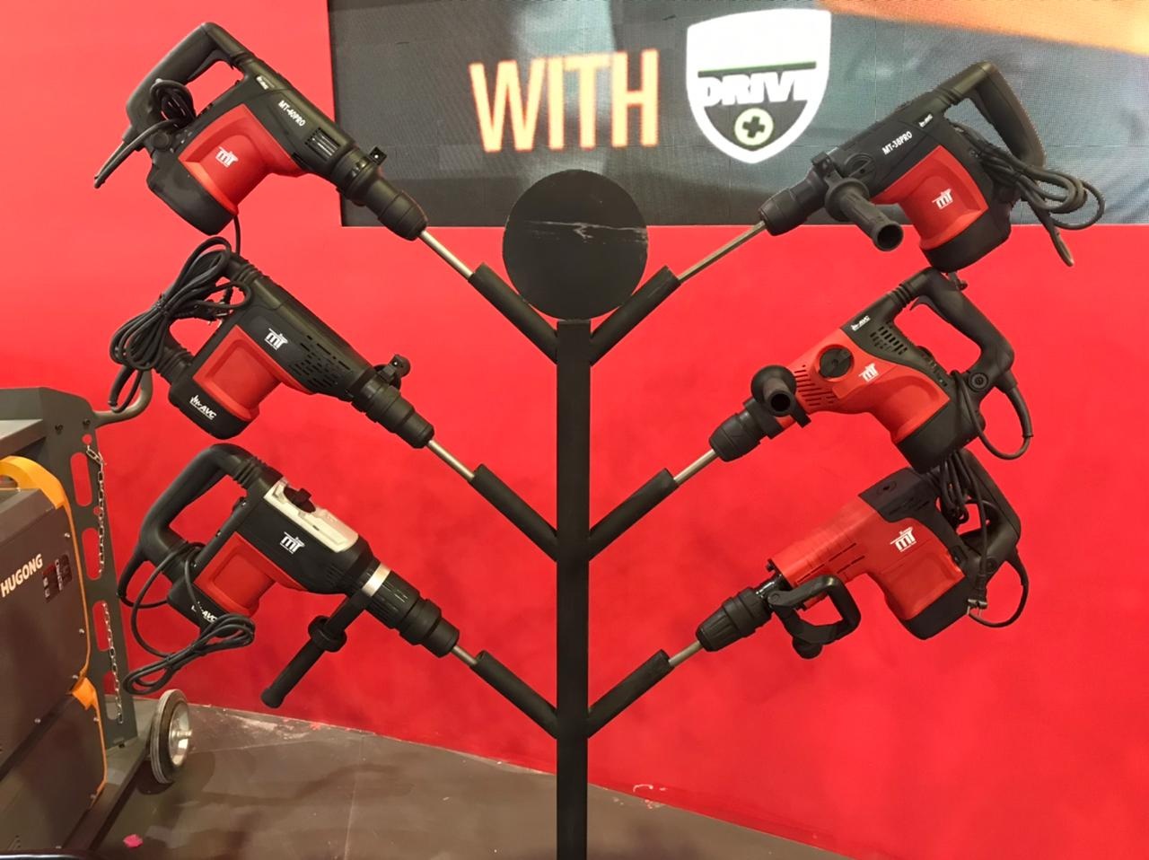 MT  40PRO	هيلتى تخريم وتكسير  40 مم 1100 وات 7 جول SDS MAX